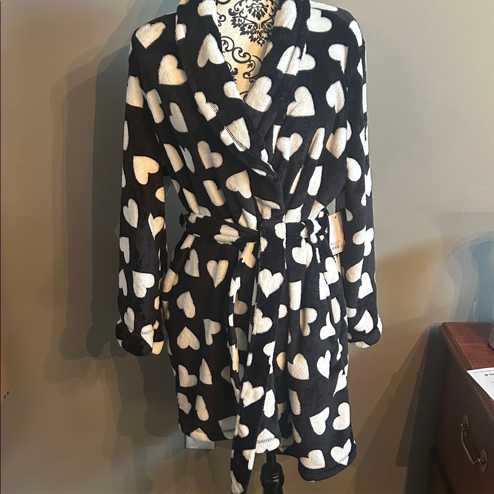 New Sonoma Black and White Hearts Plush Robe